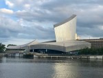 IWM Museo Imperial de la Guerra - ArquiTravel - Daniel Libeskind - Manchester - Inglaterra - Arquitectura Deconstructivista