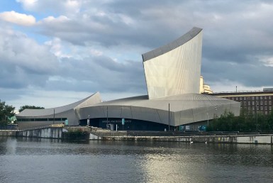 IWM Museo Imperial de la Guerra - ArquiTravel - Daniel Libeskind - Manchester - Inglaterra