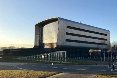 Vacheron Constantin - ArquiTravel - Bernard Tschumi Architects - Plan-Les-Quates - Ginebra - Suiza - Arquitectura Vanguardista