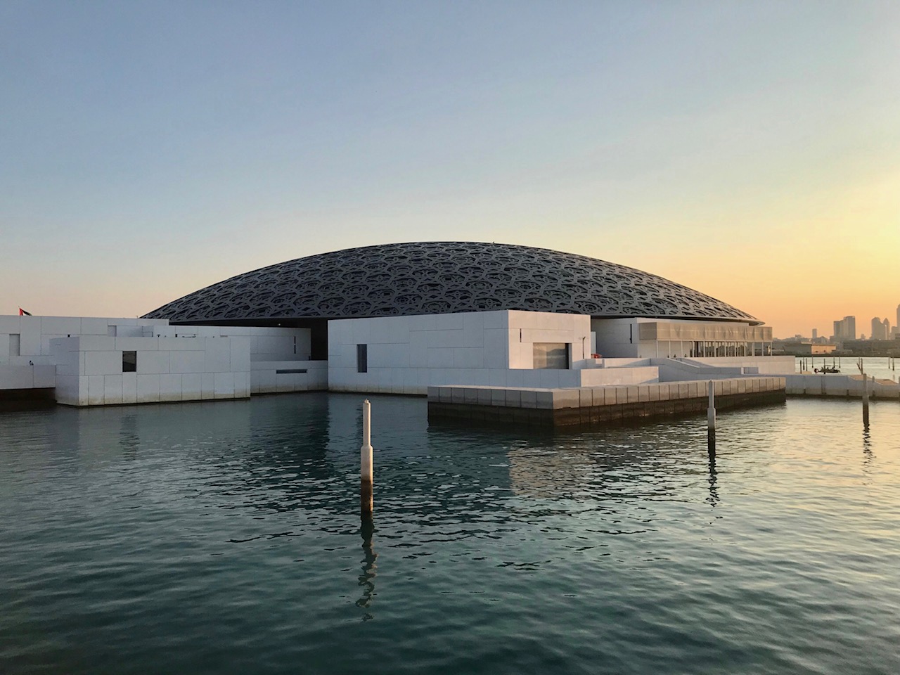 LOUVRE Abu Dhabi - ArquiTravel - Jean Nouvel - Abu Dhabi - Emiratos Árabes Unidos - Arquitectura Minimalista